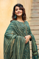 Women Cotton Green Ethnic Motifs Printed Straight Kurta Pant Dupatta Set 4